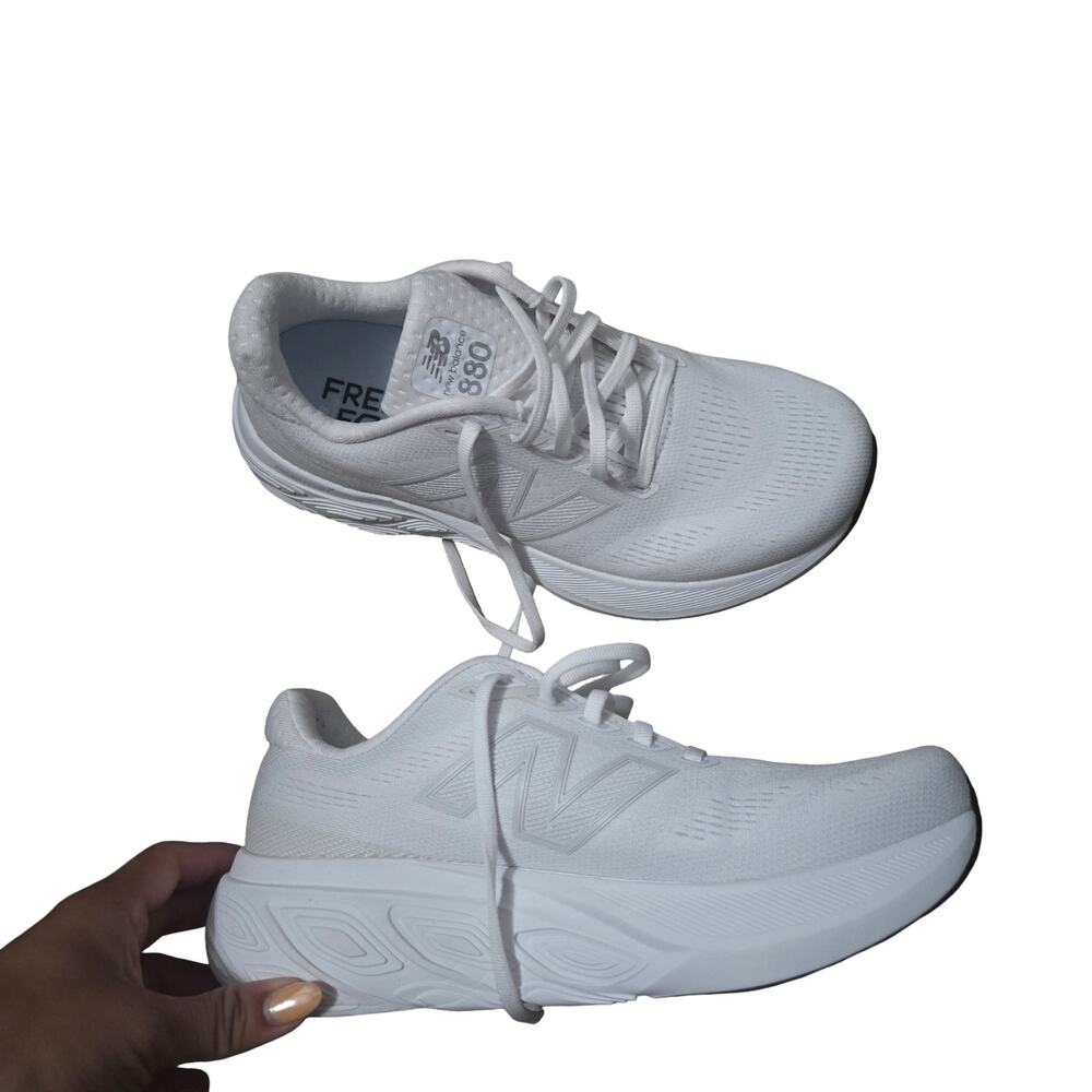New Balance White Women's Fresh Foam 880v15 Running Shoes Size: 7.5